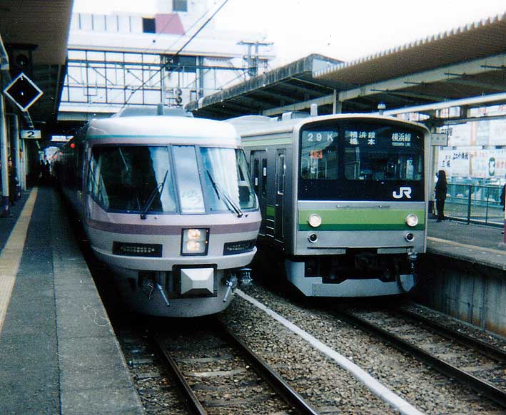 横浜線２０５系□快速 □各停