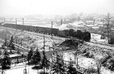 雪の蒸気機関車